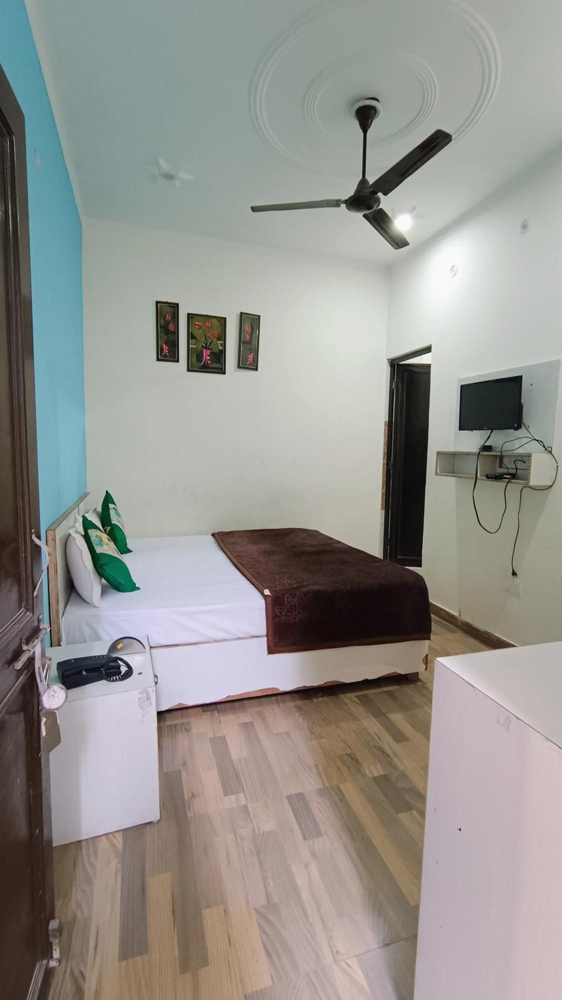 Olt Hostel Rishikesh Bagian luar foto